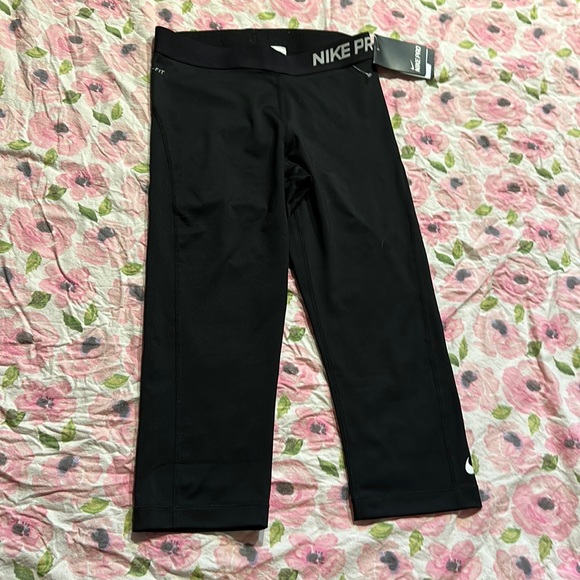 Nike Fri-Fit NWT - Picture 1 of 3
